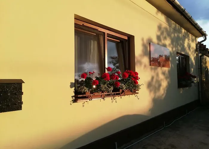 Konukevi Gyoengyszem Vendeghaz Eğri