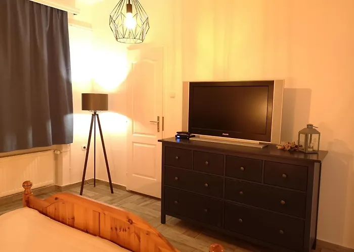 Konukevi Gyoengyszem Vendeghaz