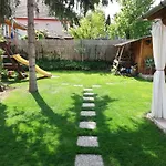 Gyoengyszem Vendeghaz Guest house 3*