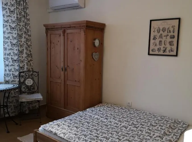 Gyoengyszem Vendeghaz بيت ضيافة